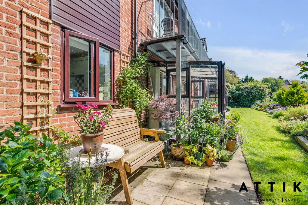 Property photo 1 of 27 32 The Limes, London Road Halesworth Ip19 8Lt (19)