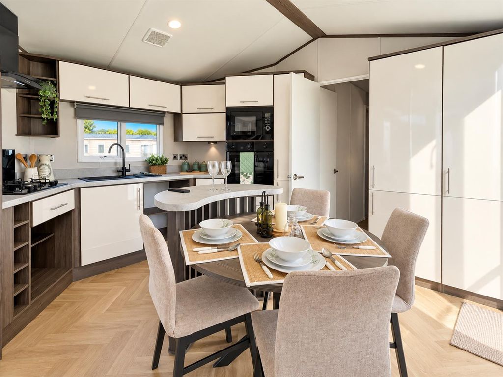 Property photo 2 of 9 Kitchen 1 Ws.Png