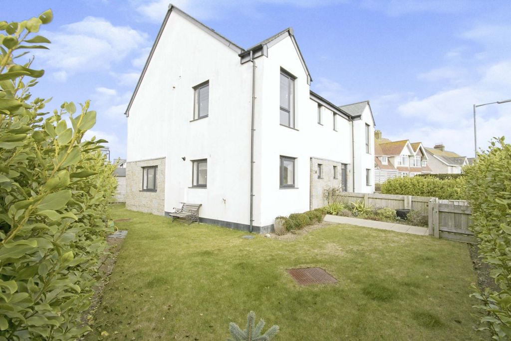Property photo 1 of 15 Front