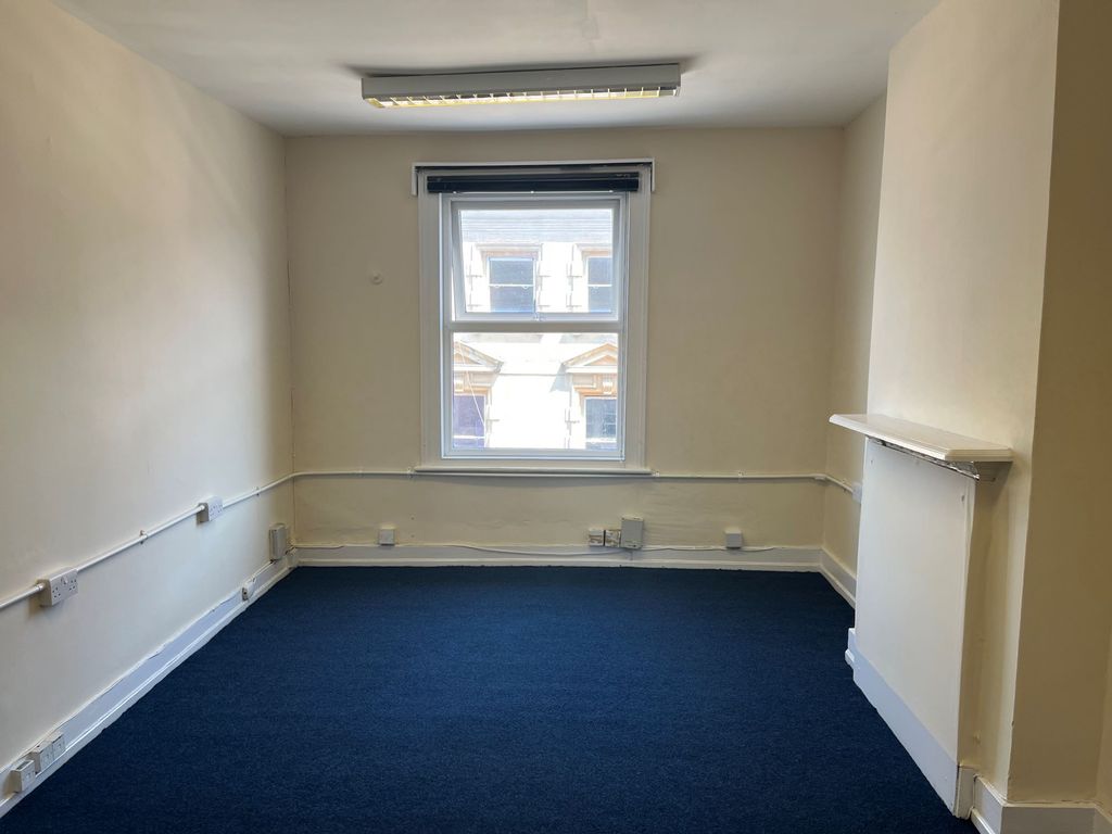 Property photo 1 of 3