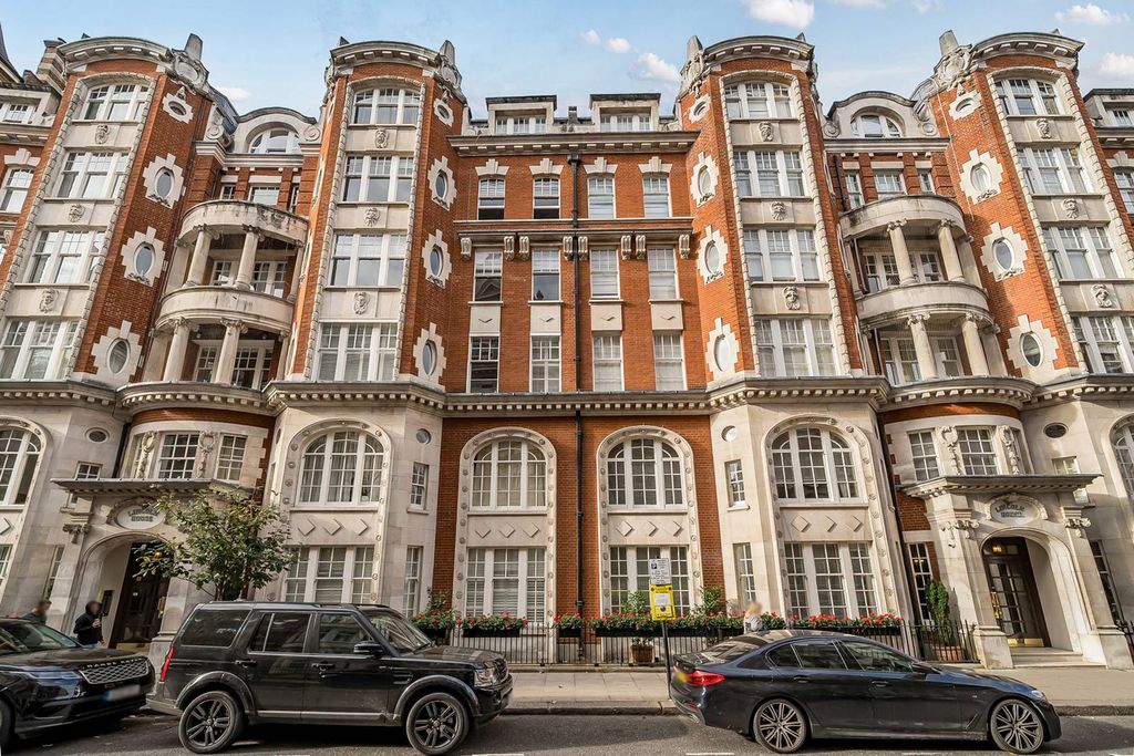 Property photo 2 of 20