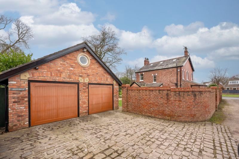 Property photo 2 of 33 Photo 24