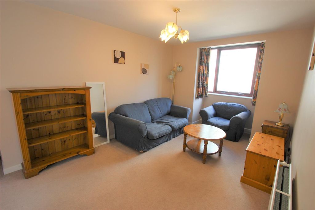 Property photo 3 of 5