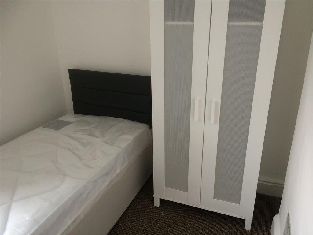 Property photo 3 of 7 Bedroom C 4 .Jpg