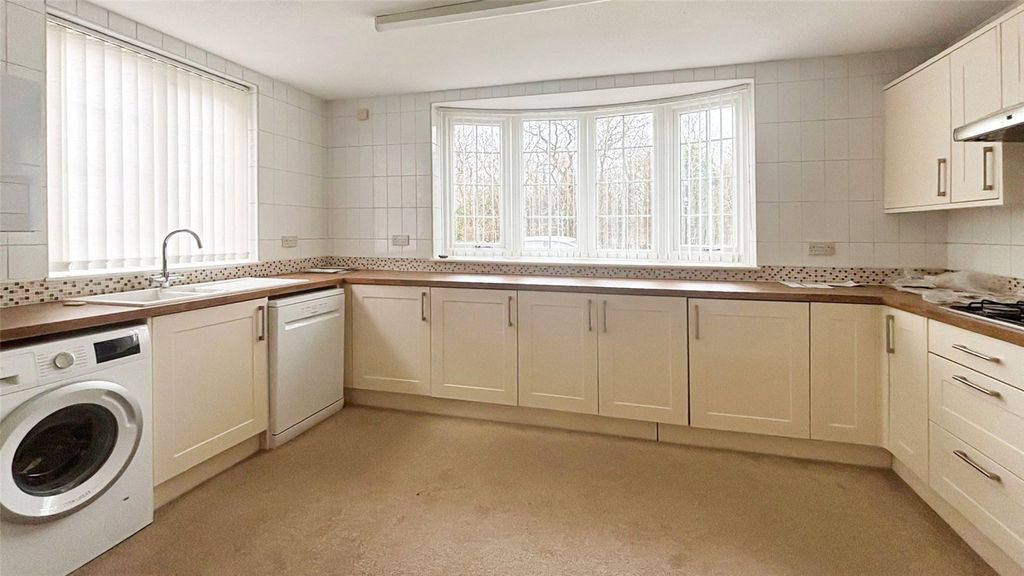 Property photo 2 of 12 Kitchen