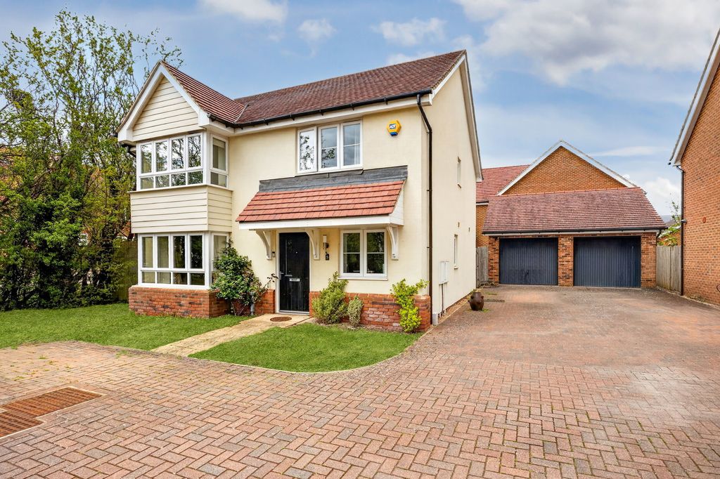 Property photo 2 of 25