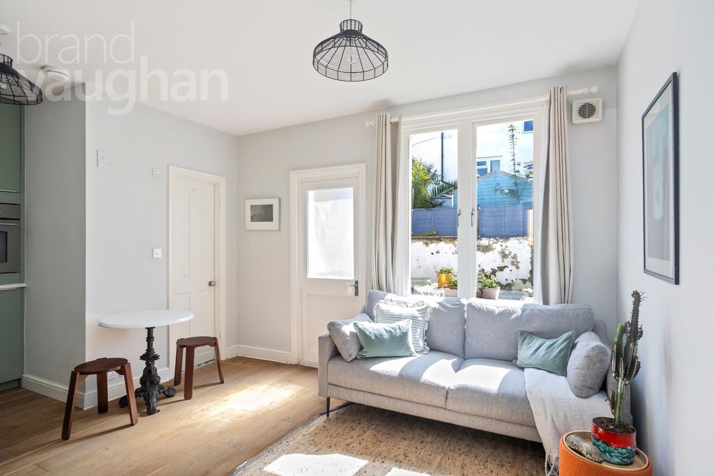 Property photo 2 of 10 Picture 2