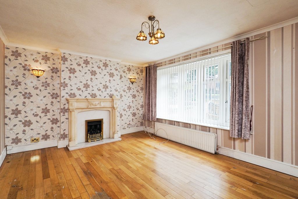 Property photo 2 of 17 Photo