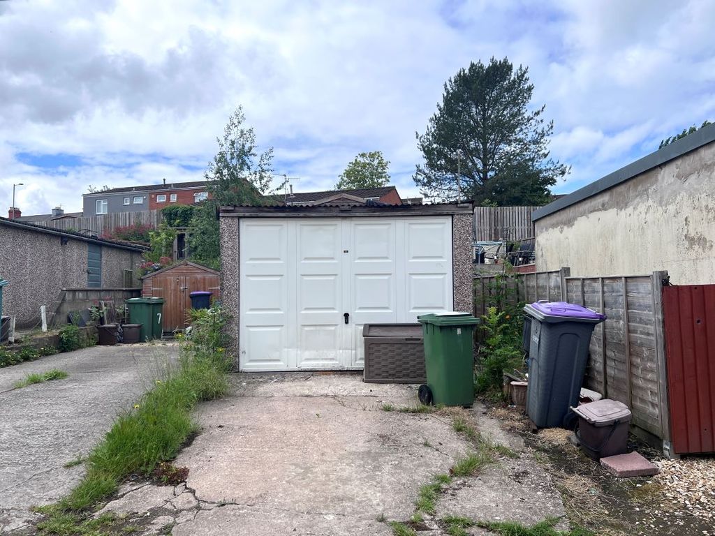 Property photo 3 of 5