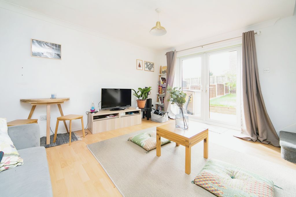 Property photo 3 of 12 Living Room