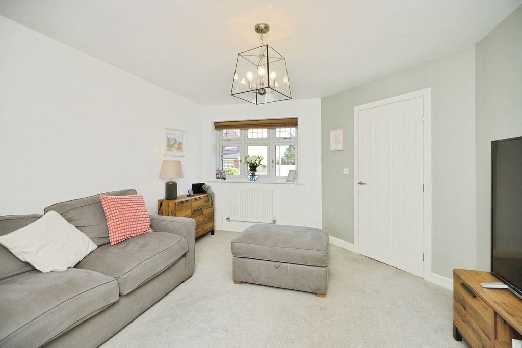 Property photo 3 of 17 Photo