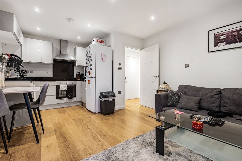 Property photo 2 of 6 798507 (2)