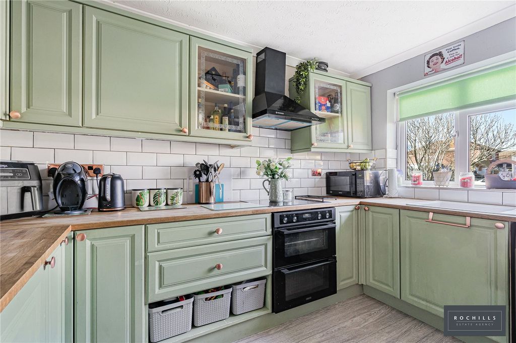 Property photo 2 of 16 Picture No. 29