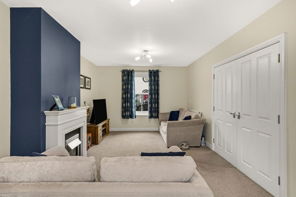 Property photo 1 of 26