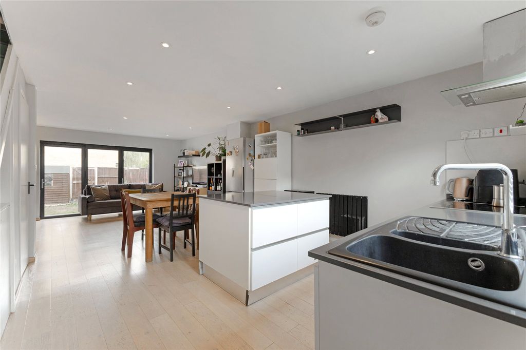 Property photo 1 of 20 Picture No. 07