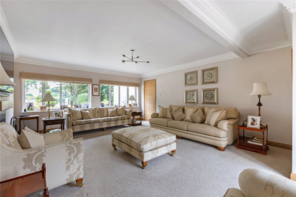 Property photo 3 of 29 Sitting Room