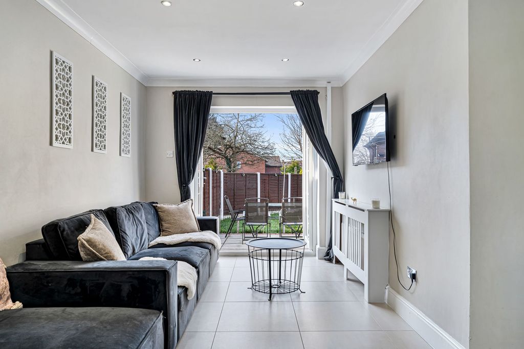 Property photo 3 of 26