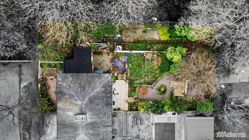 Property photo 3 of 36