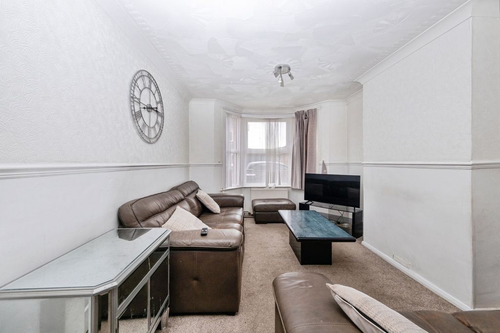 Property photo 3 of 15 Pbox-Img.Jpg