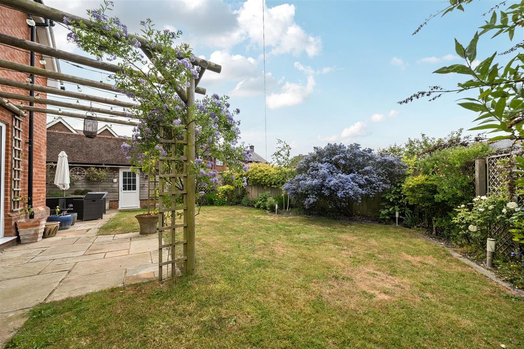 Property photo 2 of 23 1295717-17-682B4078d2B7F-Arw1295717-17-682B4078d2B