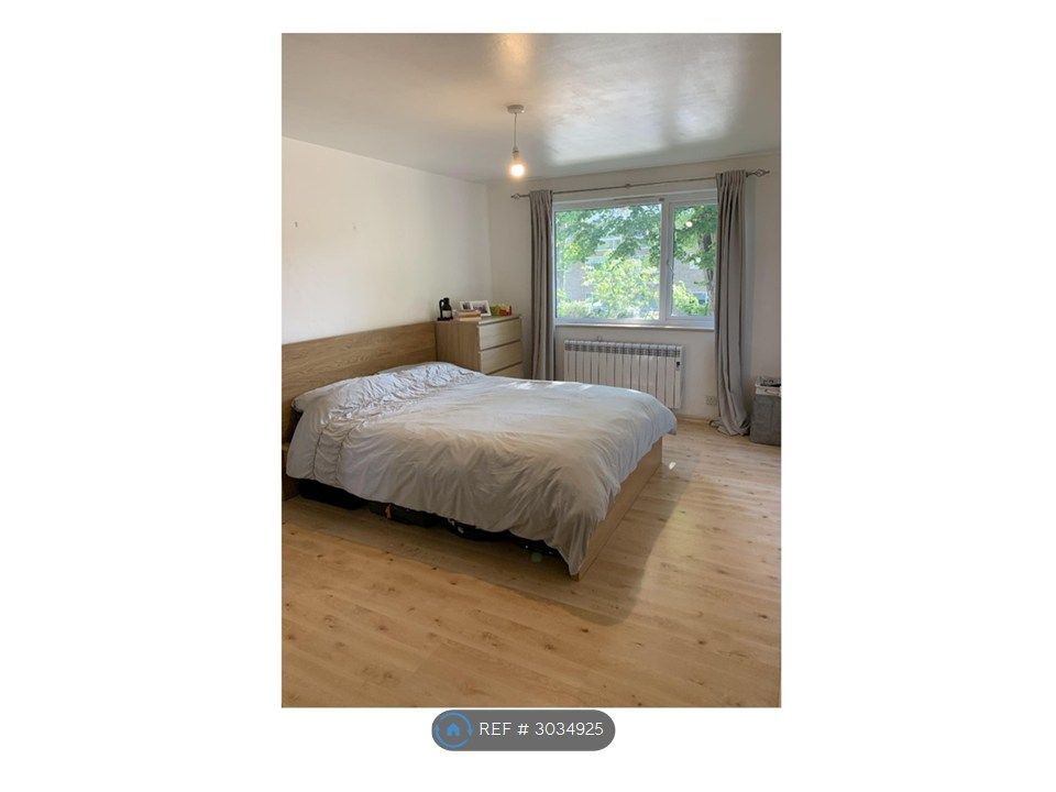 Property photo 3 of 10 Master Bedroom