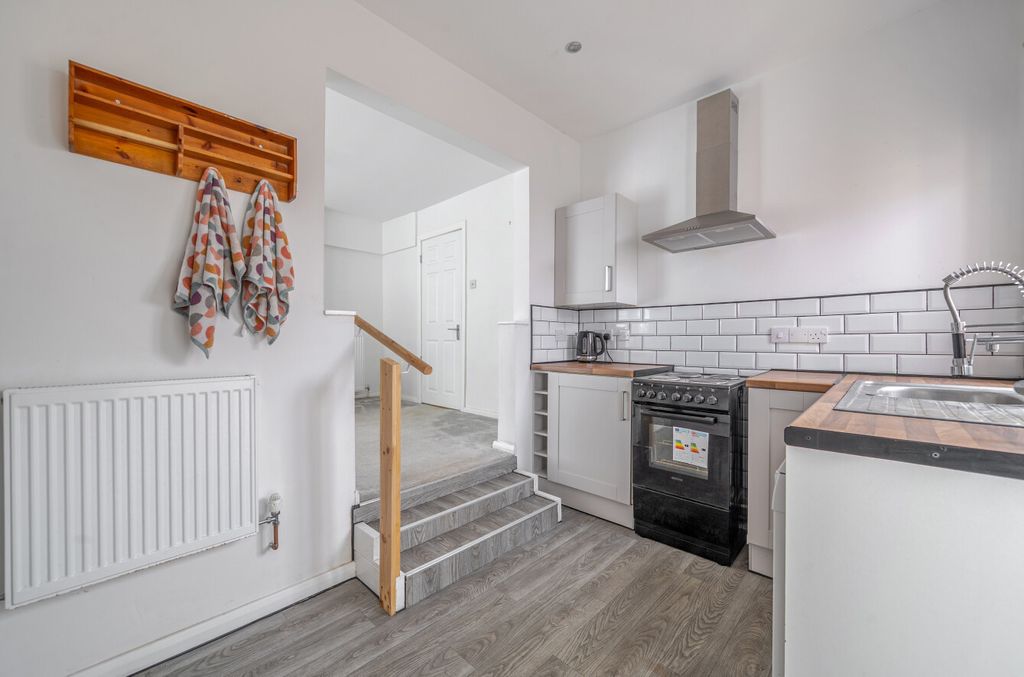 Property photo 2 of 23 1522776-12-1A0ce3...