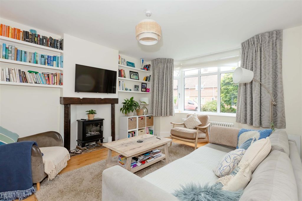 Property photo 3 of 17 Church Way_18.Jpg