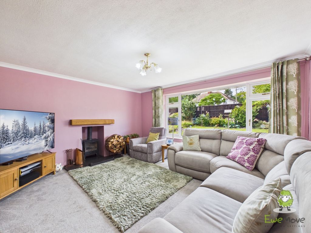 Property photo 3 of 19 Living Room Emilydimelowewemovewhitchurchandnantwi