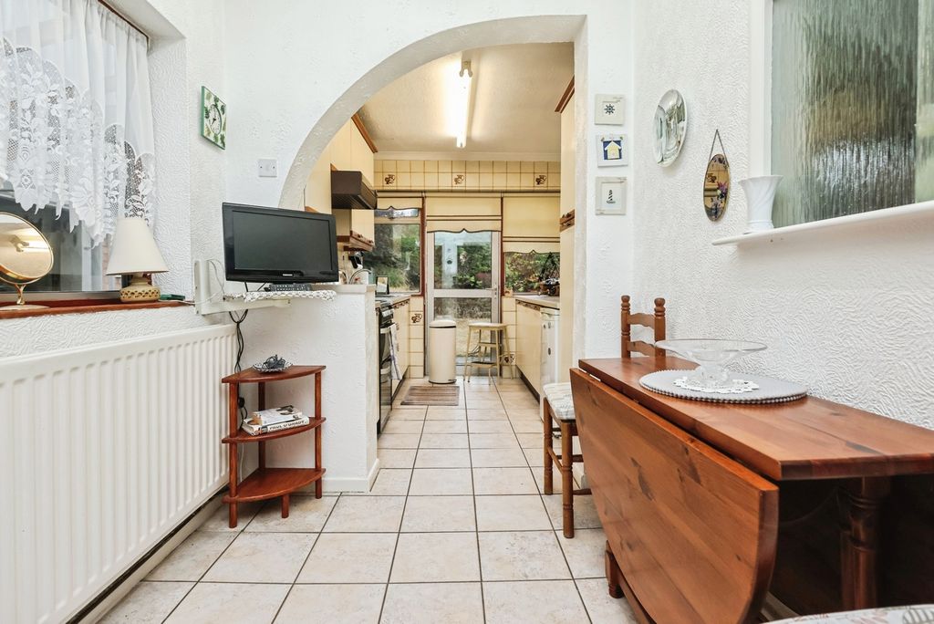 Property photo 3 of 28 Pbox-Img.Jpg