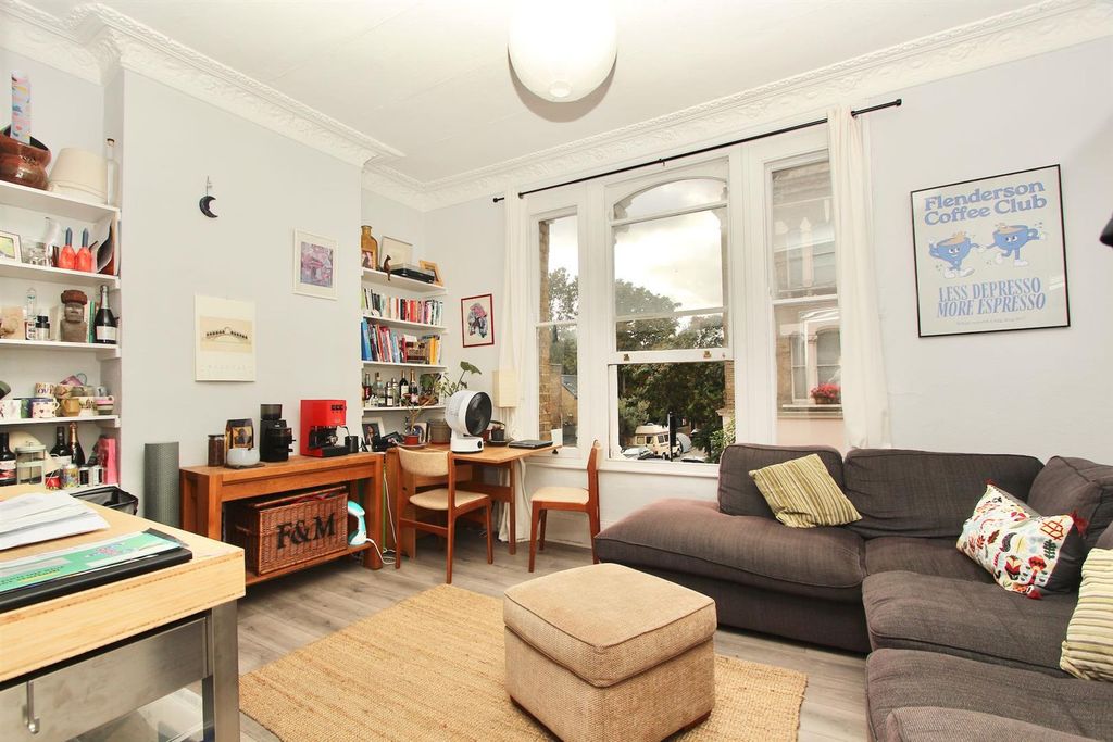Property photo 1 of 13 Stoke Newington Church Street, N16