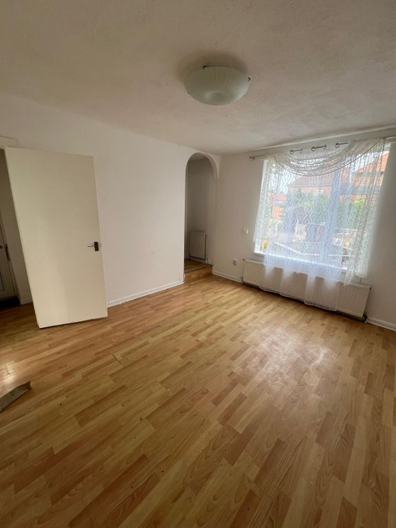 Property photo 3 of 11 Gallery