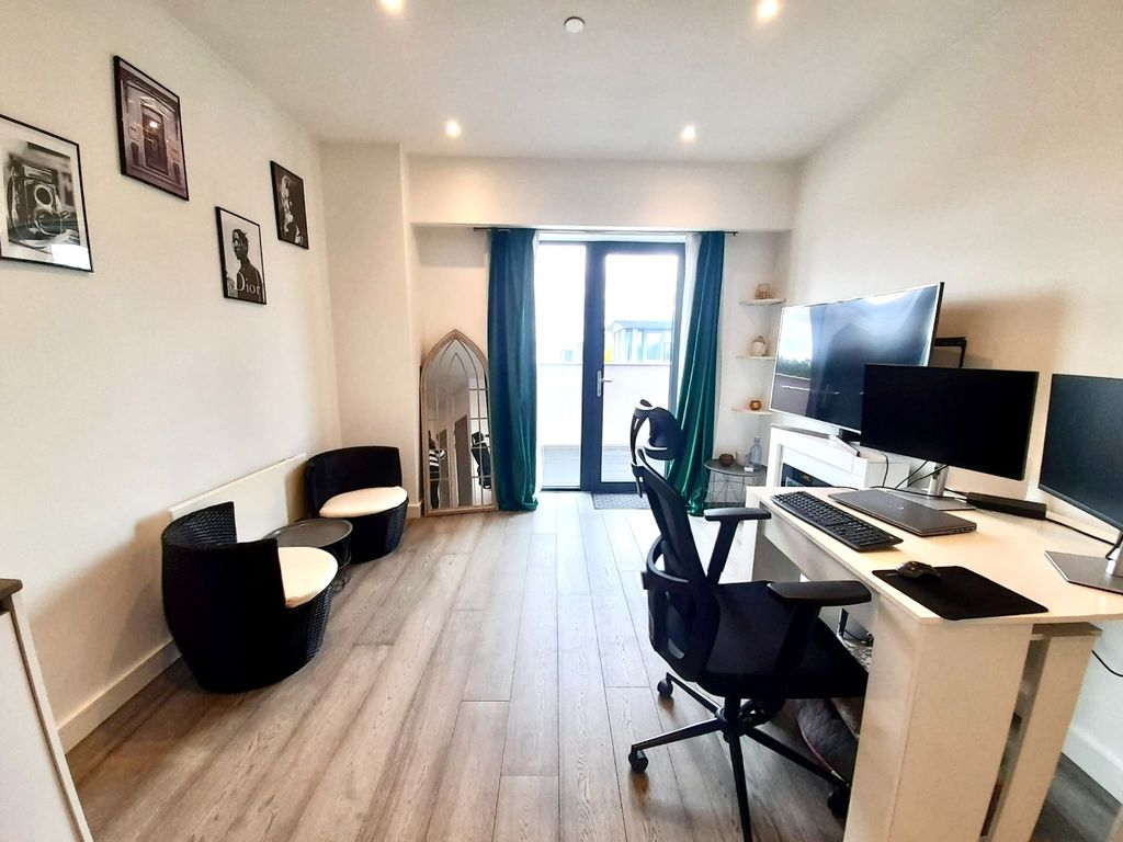 Property photo 3 of 11 1175797