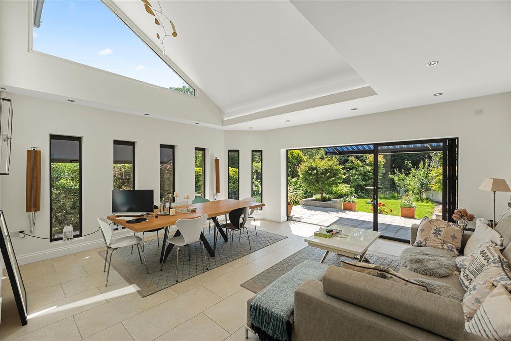 Property photo 2 of 62 Sun Room