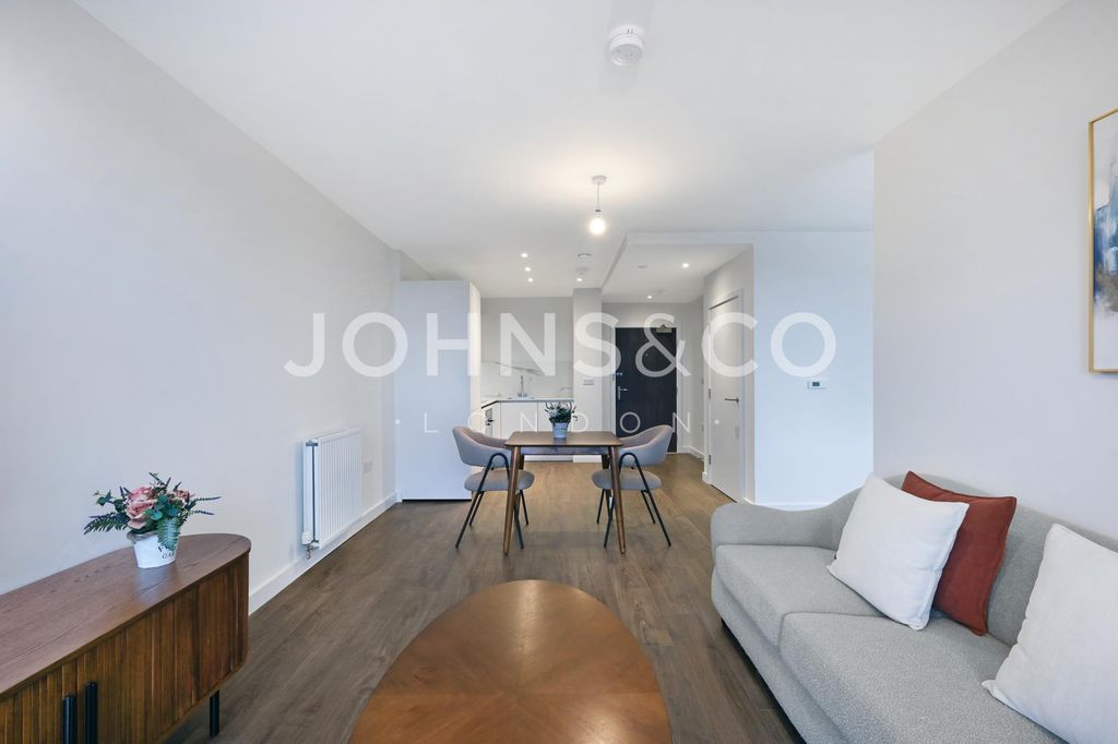 Property photo 3 of 8