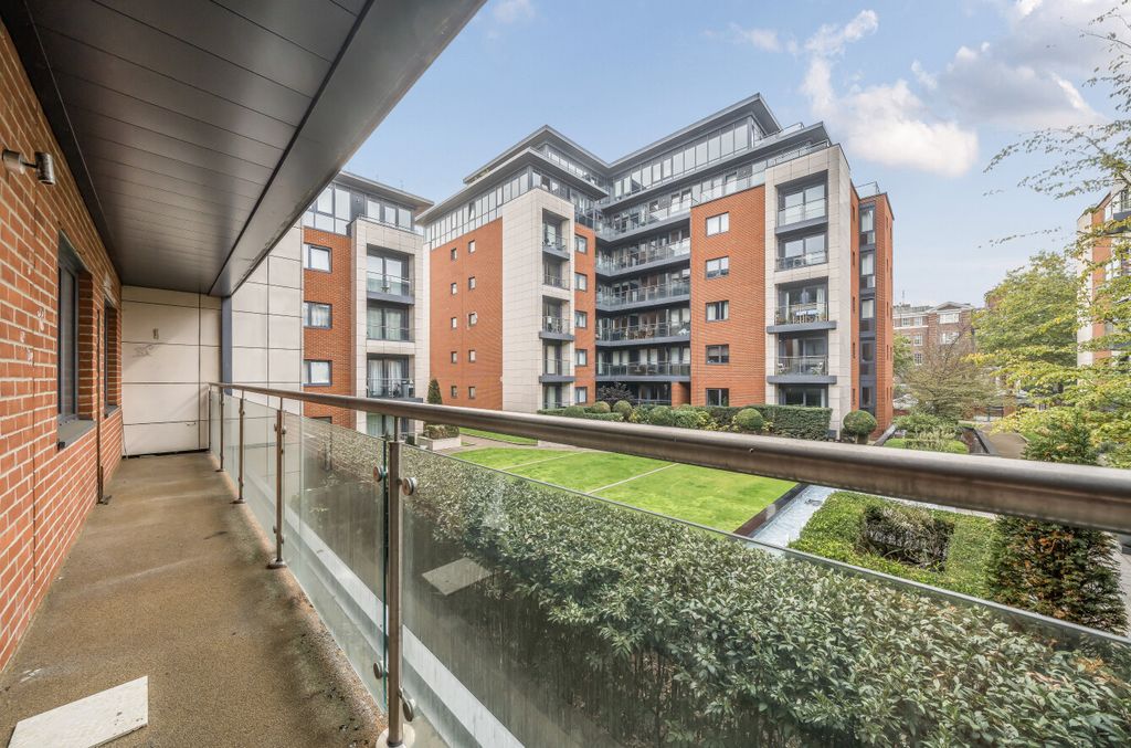 Property photo 2 of 11