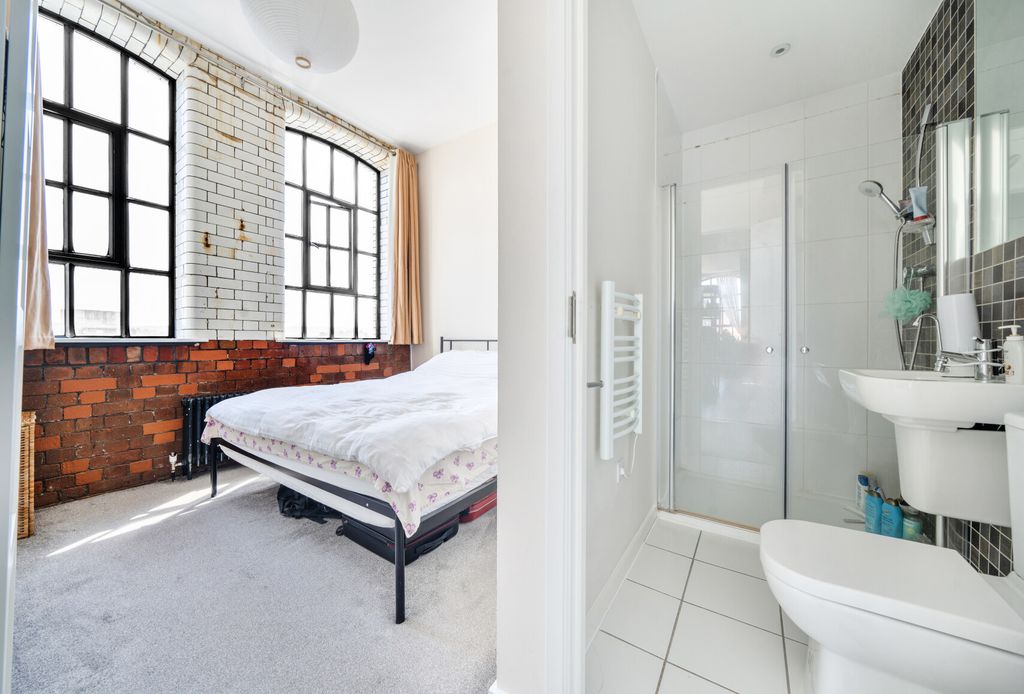 Property photo 2 of 18 1467579-8-6A17008...