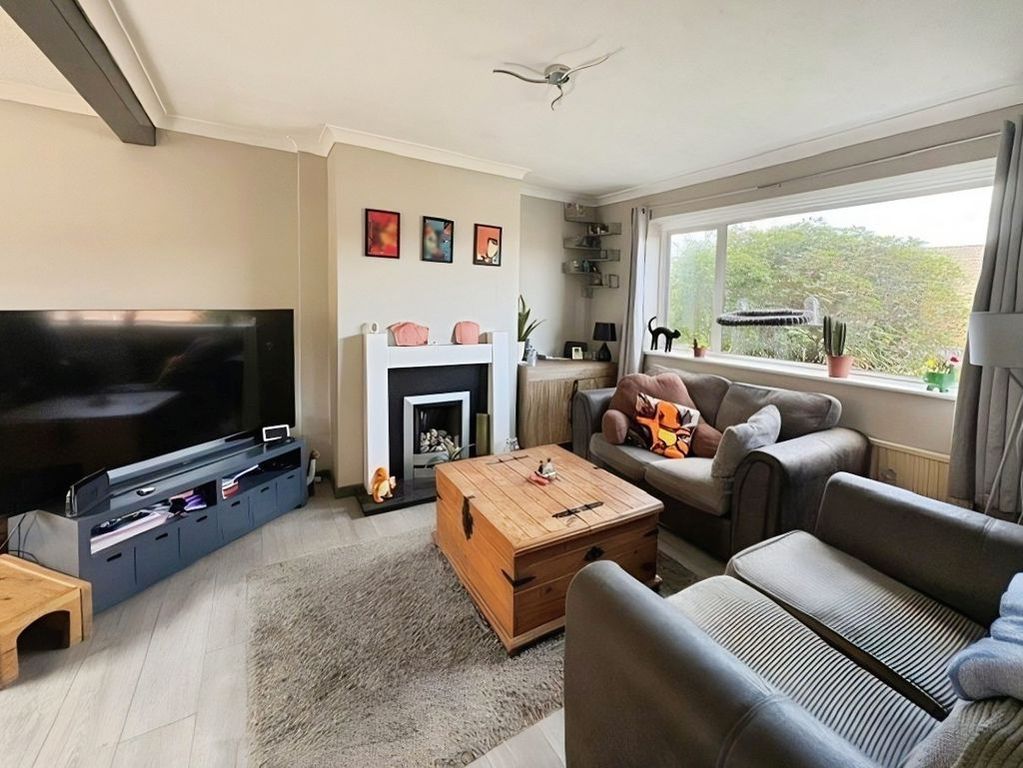 Property photo 2 of 30 Lounge
