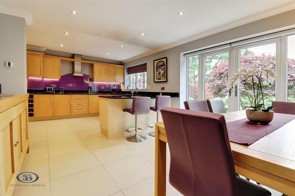 Property photo 3 of 45