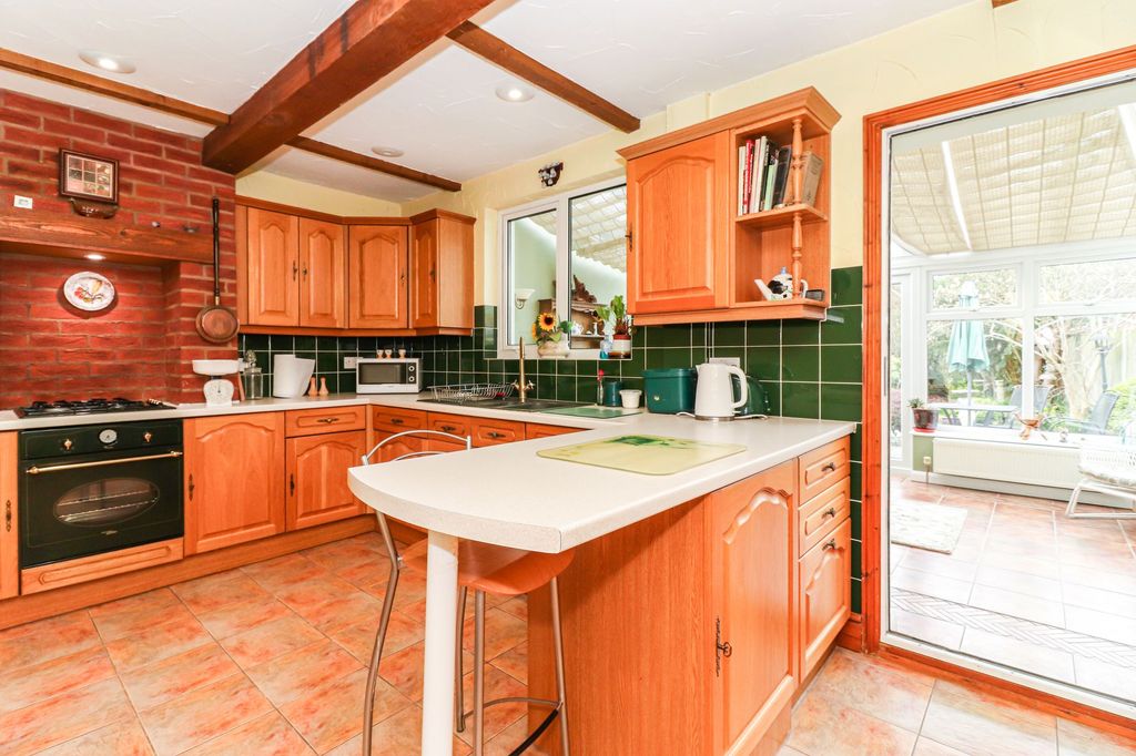 Property photo 3 of 21