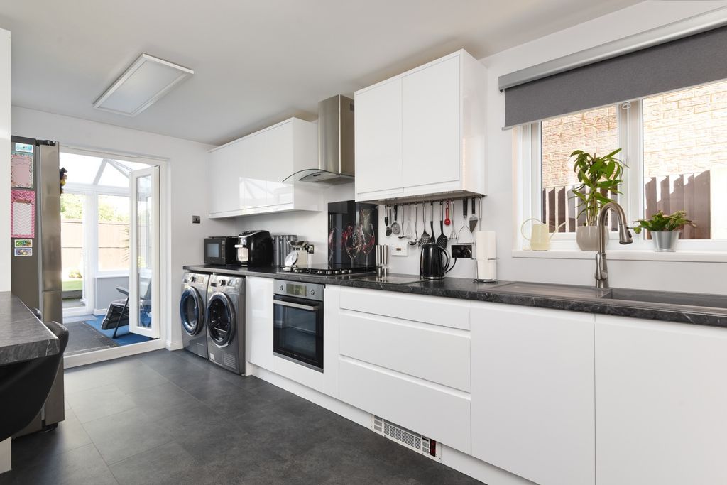 Property photo 2 of 22 5431426