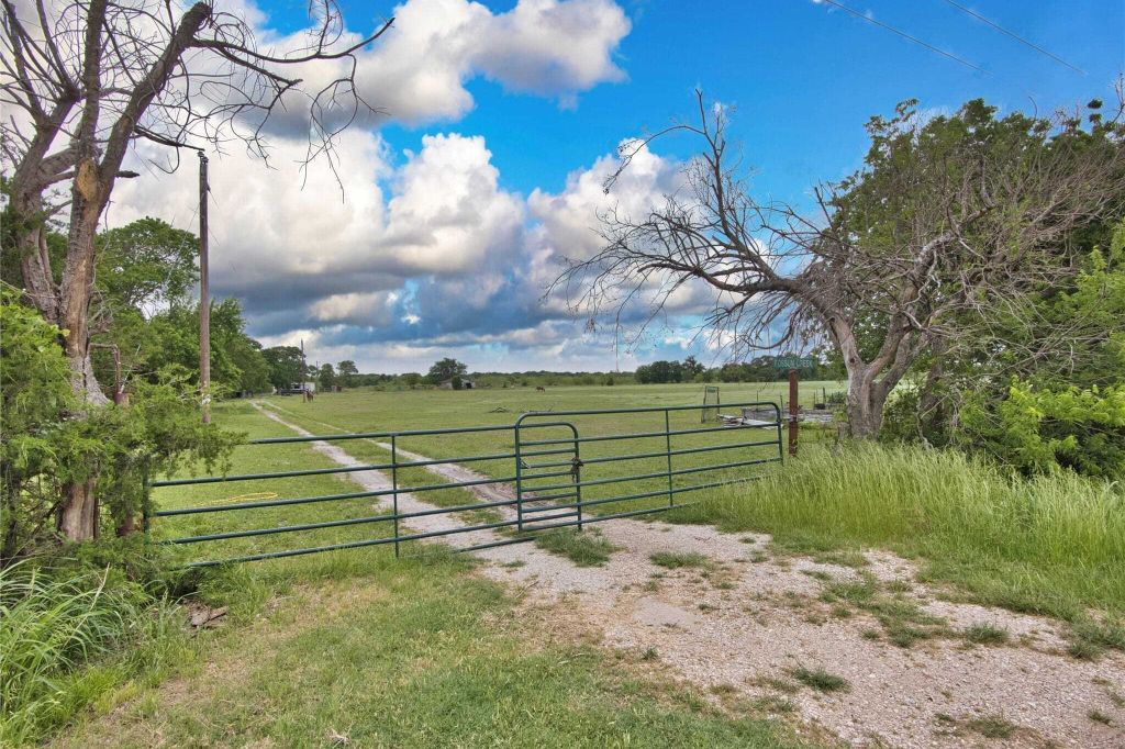 Property photo 3 of 24 <Alttext/>