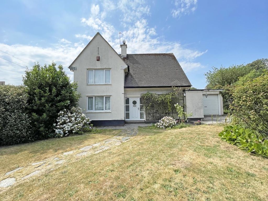 Property photo 1 of 21 Thornhill Way 3 - Front.Jpg