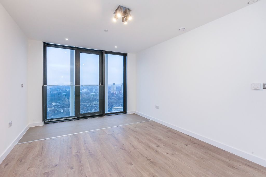 Property photo 1 of 25