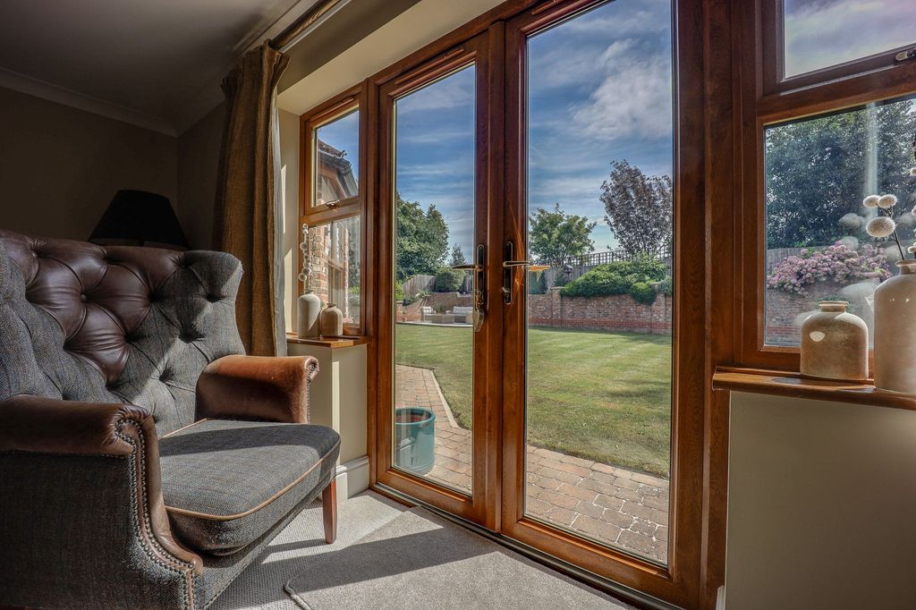 Property photo 2 of 48