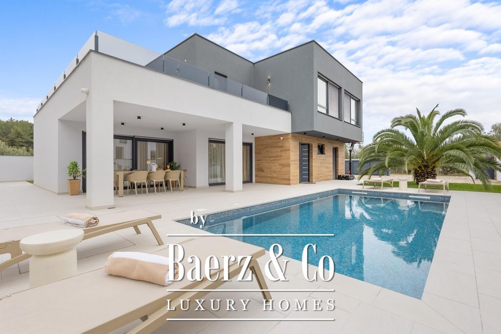 Property photo 1 of 30