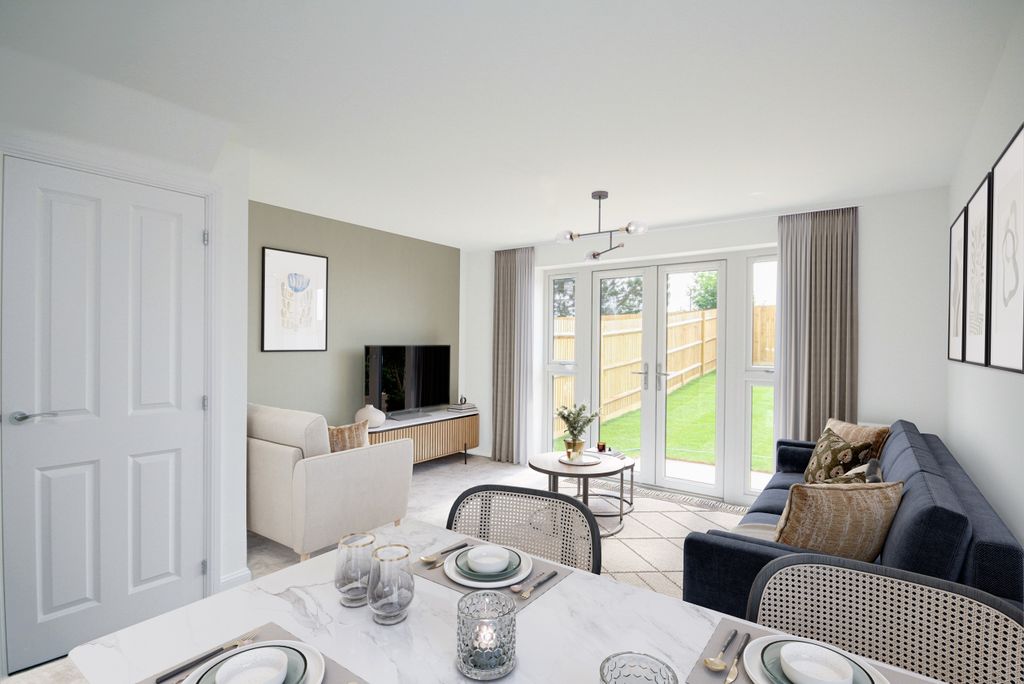 Property photo 3 of 10 Living And Dining Room In A 3 Bed Norbury