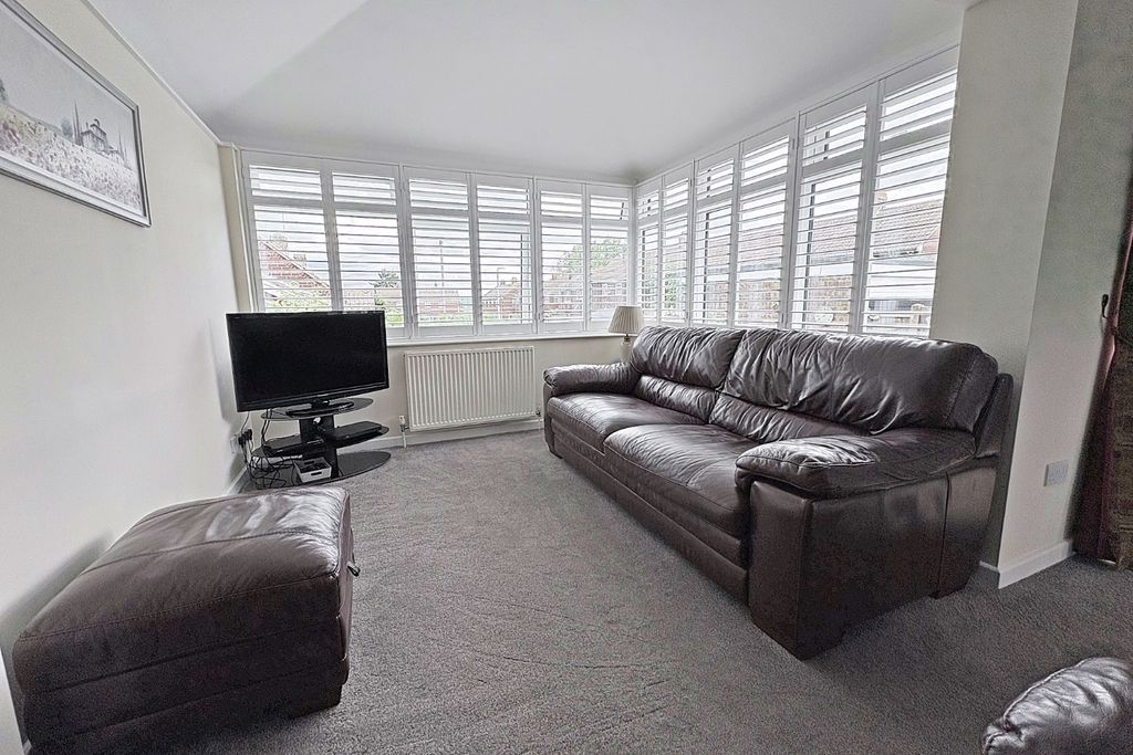 Property photo 3 of 13 4280056