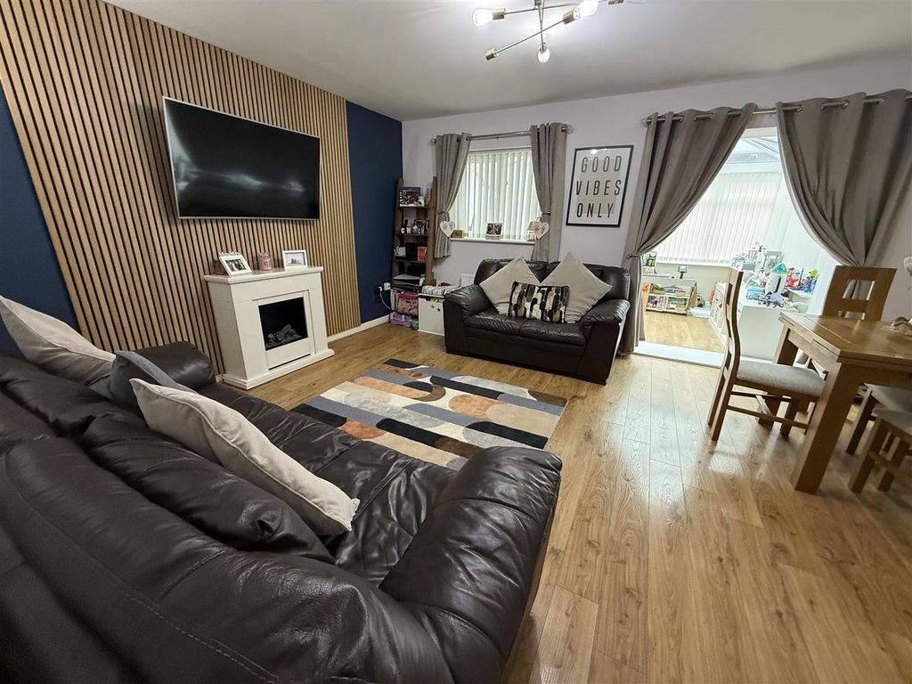 Property photo 2 of 27 Living Room