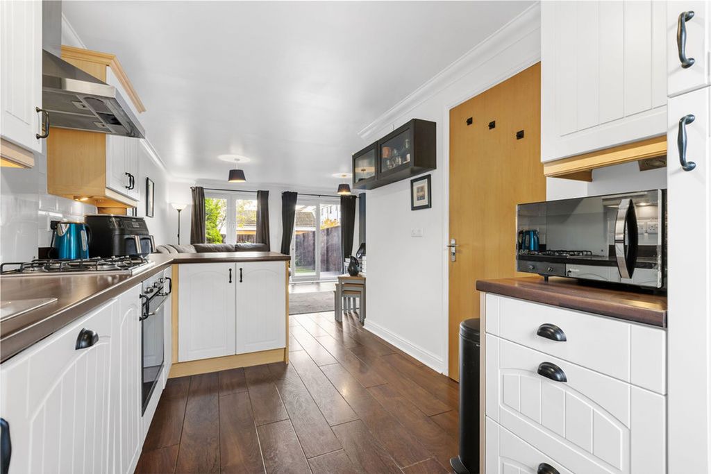 Property photo 3 of 27