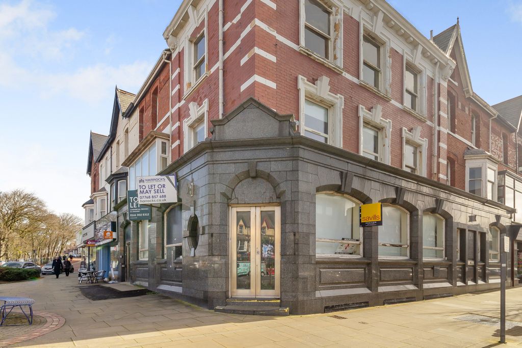 Property photo 2 of 13 56 St. Annes Road West, Lytham St. Annes, Fy8 1Ue